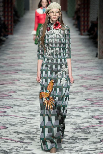 Look 33